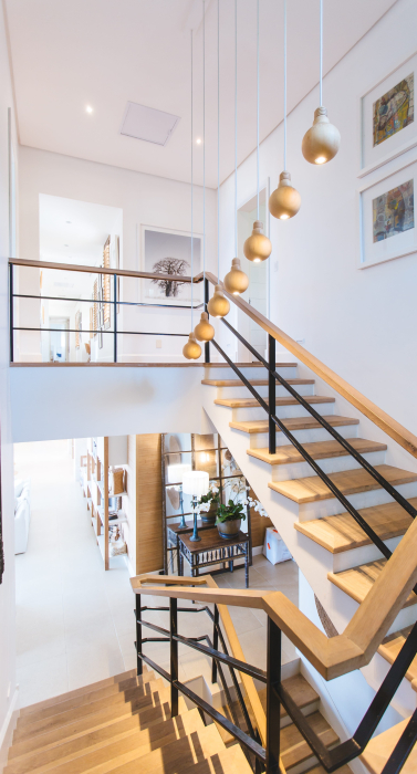 demo-attachment-10-jason-briscoe-332508-unsplash-1-min